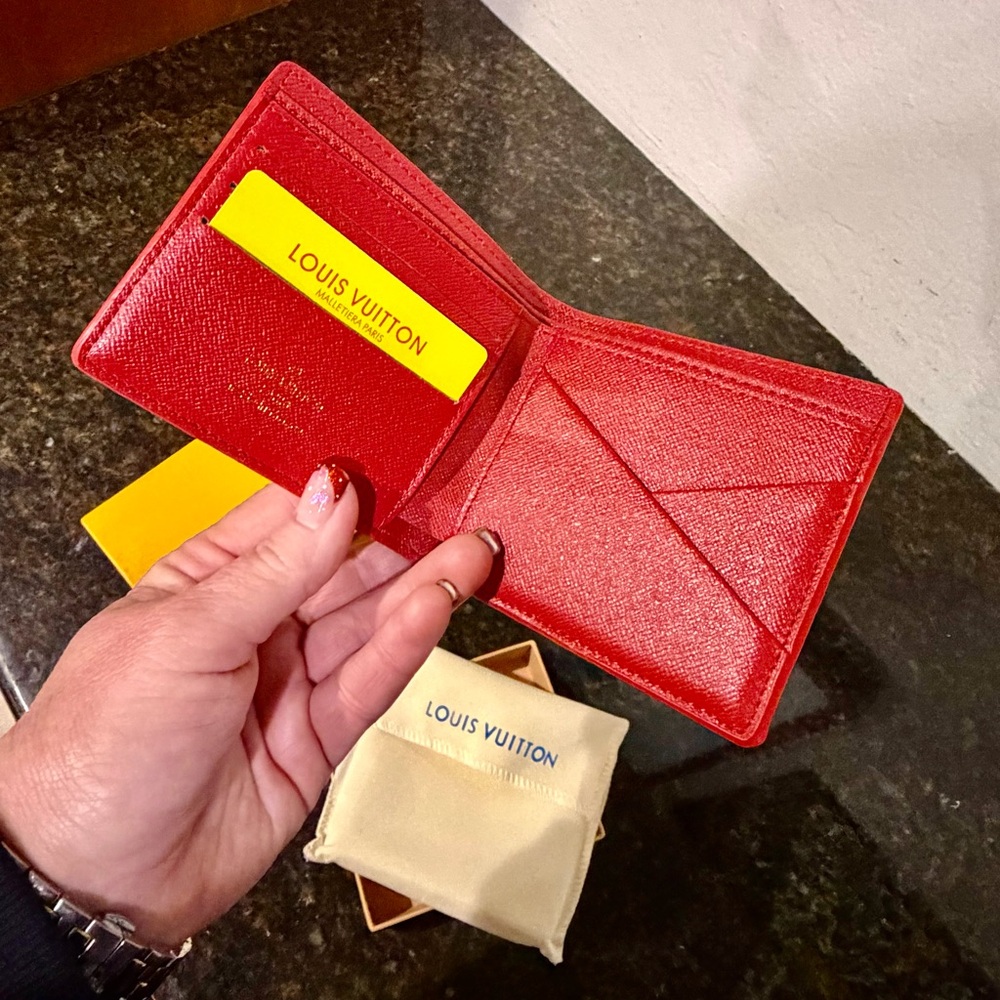 Red Wallet - Picture 2 of 6